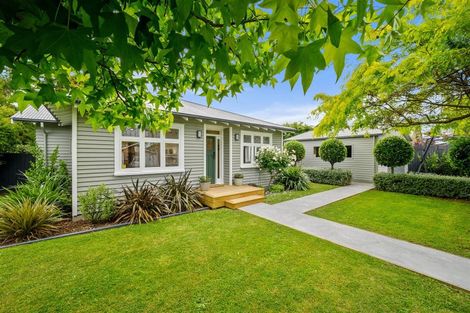 Photo of property in 35 Alpha Avenue, Strowan, Christchurch, 8052