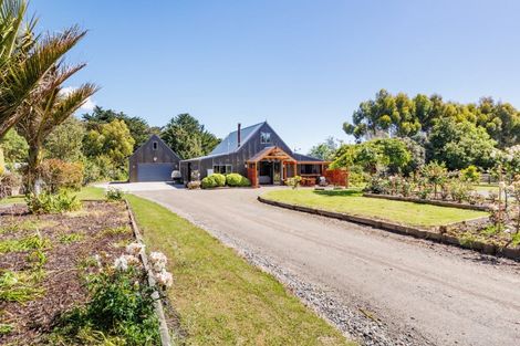 Photo of property in 237 Ngaio Road, Halcombe, Palmerston North, 4479