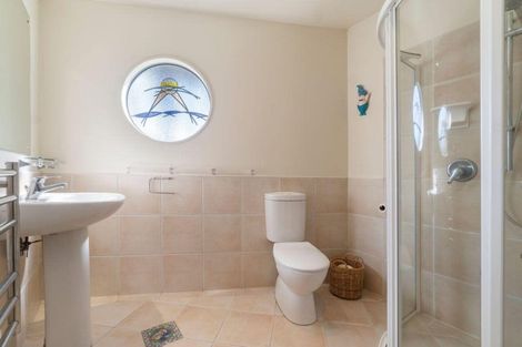 Photo of property in 44a Spinnaker Drive, Te Atatu Peninsula, Auckland, 0610