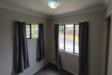Photo of property in 4 Ballial Place, West Harbour, Auckland, 0618