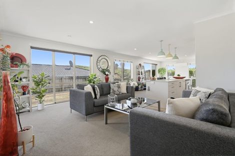 Photo of property in 208 Ballintoy Park Drive, Welcome Bay, Tauranga, 3175