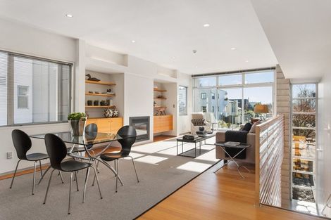 Photo of property in 30 Carlton Mill Road, Merivale, Christchurch, 8014