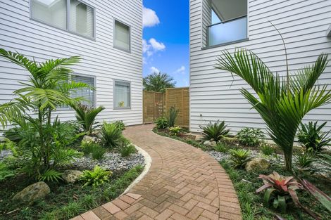 Photo of property in Bay Palms Apartments, 2/30c Bute Road, Browns Bay, Auckland, 0630