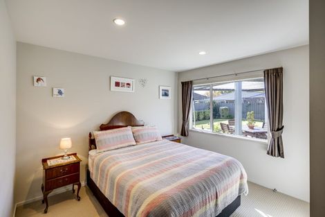 Photo of property in 10 Milford Place, Poraiti, Napier, 4112