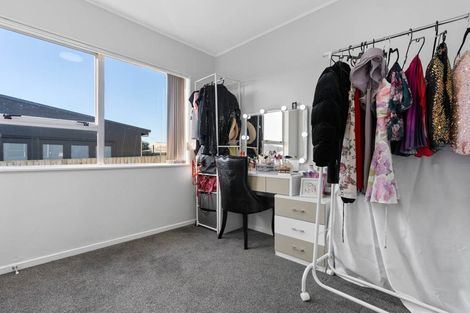 Photo of property in 2/20 Darnell Crescent, Clover Park, Auckland, 2019