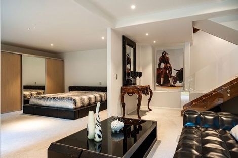 Photo of property in 1/60 Milford Road, Milford, Auckland, 0620