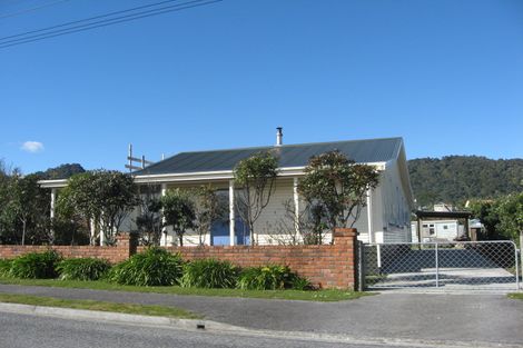 Photo of property in 86 Domett Esplanade, Cobden, Greymouth, 7802