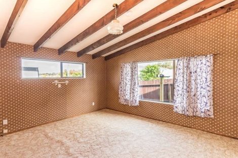 Photo of property in 1/170 Titirangi Road, New Lynn, Auckland, 0600