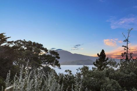 Photo of property in 86 Marine Parade, Mellons Bay, Auckland, 2014