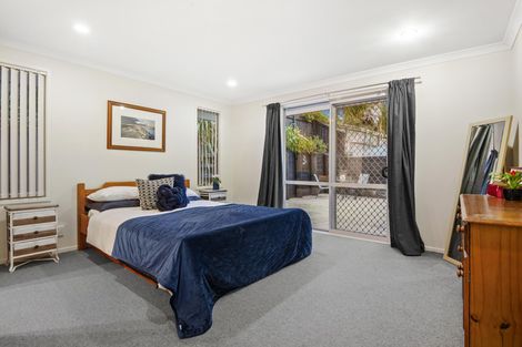 Photo of property in 55 Mt Lebanon Crescent, The Gardens, Auckland, 2105