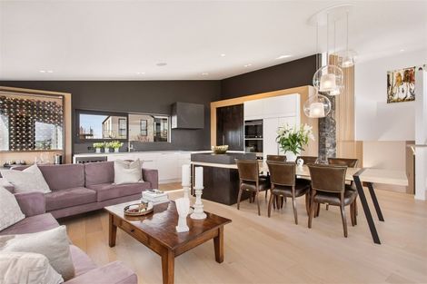 Photo of property in 3 Inverness Lane, Redcliffs, Christchurch, 8081