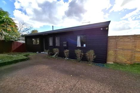 Photo of property in 1a Charnley Grove, Glenfield, Auckland, 0629