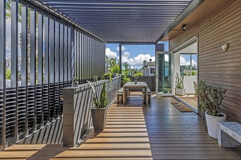 Photo of property in 1/86 Bay Street, Red Beach, 0932