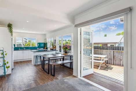 Photo of property in 15 Ratanui Road, Paraparaumu, 5032