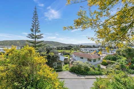 Photo of property in 18 Paremata Crescent, Paremata, Porirua, 5024
