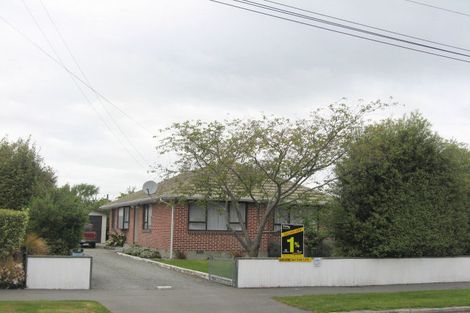 Photo of property in 17 Liverton Crescent, Bishopdale, Christchurch, 8053