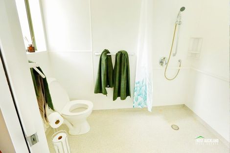 Photo of property in 9 Swanson Oaks, Swanson, Auckland, 0612