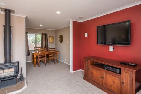 Photo of property in 92 Queens Road, Waikanae Beach, Waikanae, 5036
