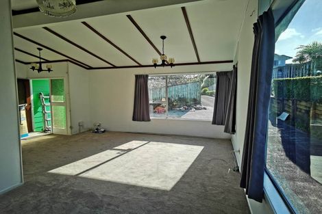Photo of property in 38 Easton Park Parade, Glenfield, Auckland, 0629