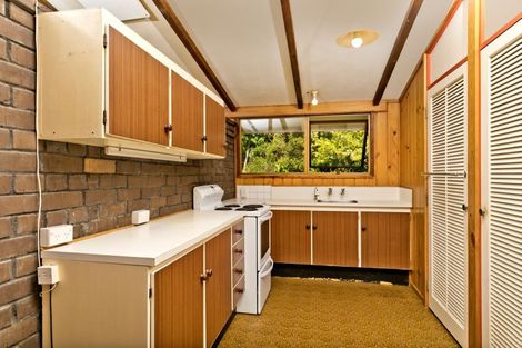 Photo of property in 22 Awaruku Road, Torbay, Auckland, 0630