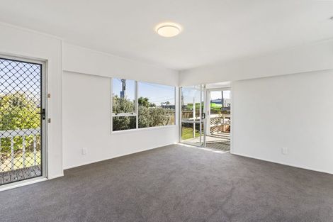 Photo of property in 1/40 Lake Road, Narrow Neck, Auckland, 0624