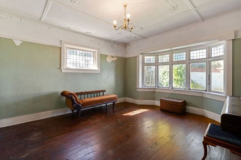 Photo of property in 2 Mersey Street, Island Bay, Wellington, 6023