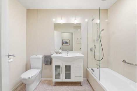 Photo of property in 5b Putiki Drive, Durie Hill, Whanganui, 4500