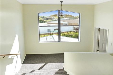 Photo of property in 86a Rosewarne Crescent, Glendene, Auckland, 0602