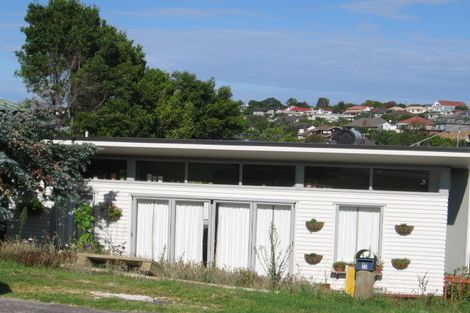 Photo of property in 2/22 Kiteroa Terrace, Rothesay Bay, Auckland, 0630