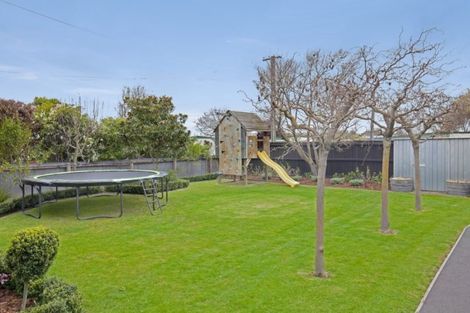 Photo of property in 32 Windermere Road, Papanui, Christchurch, 8053