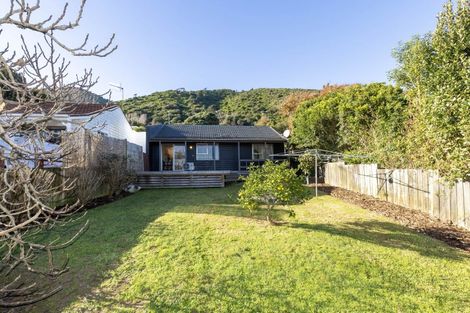 Photo of property in 30a Kakariki Grove, Waikanae, 5036