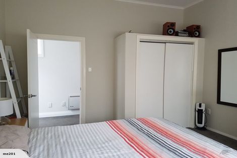 Photo of property in 17 Garfield Street, Brooklyn, Wellington, 6021