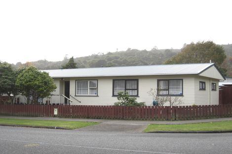 Photo of property in 83 Glen Road, Stokes Valley, Lower Hutt, 5019