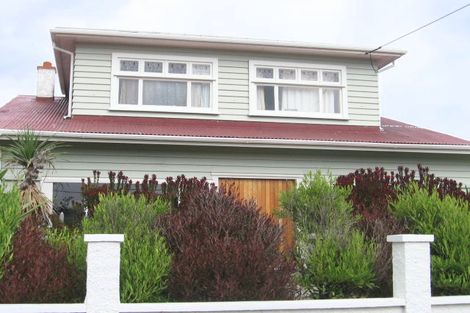 Photo of property in 24 Puru Crescent, Lyall Bay, Wellington, 6022
