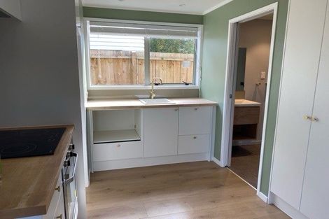 Photo of property in 25 Taipari Road, Te Atatu Peninsula, Auckland, 0610