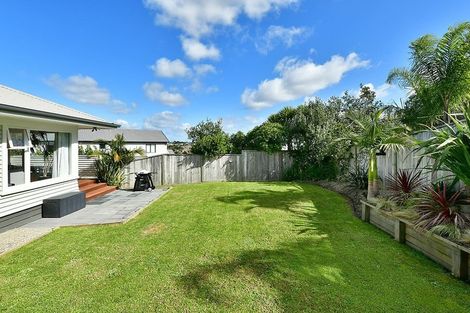 Photo of property in 2 Carento Way, Stanmore Bay, Whangaparaoa, 0932