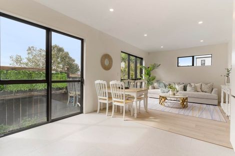 Photo of property in 48b Portadown Avenue, Pakuranga Heights, Auckland, 2010