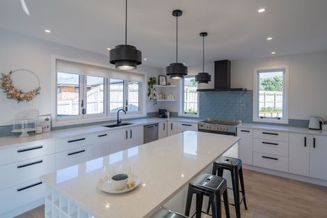 Photo of property in 3 Barbaras Way, Waikanae Beach, Waikanae, 5036