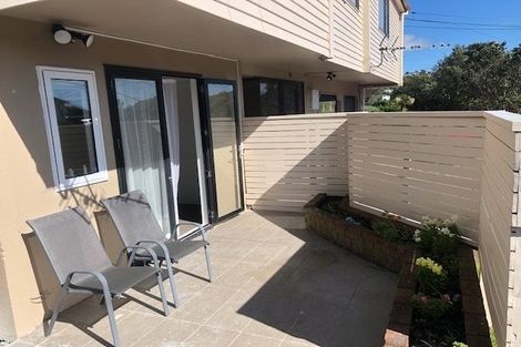 Photo of property in 20a Lyndfield Lane, Newlands, Wellington, 6037