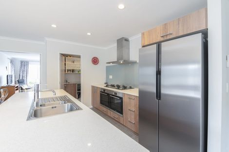 Photo of property in 17 Bickerton Rise, Churton Park, Wellington, 6037