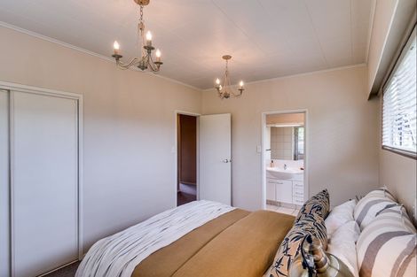 Photo of property in 32 Saint Hill Lane, Havelock North, 4130
