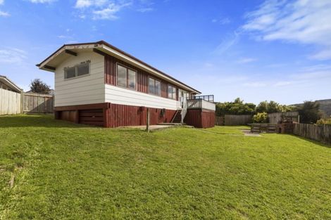Photo of property in 18 Clapham Grove, Stokes Valley, Lower Hutt, 5019