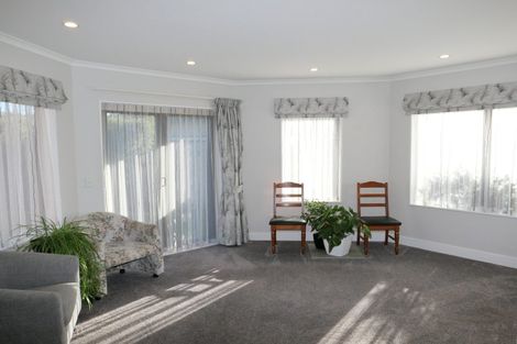 Photo of property in 68 Guildford Drive, Paraparaumu, 5032