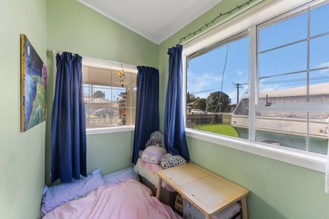 Photo of property in 1 Blake Street, Waitara, 4320