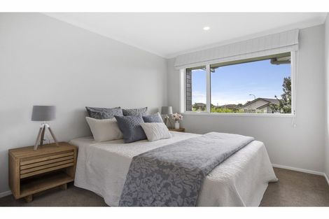 Photo of property in 5 Flavell Drive, Orewa, 0931
