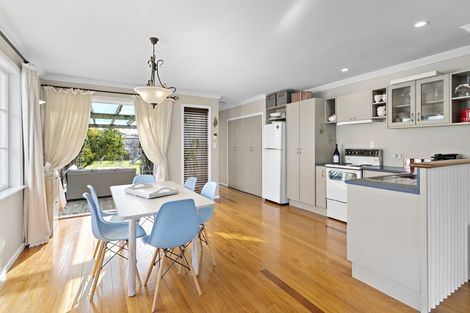 Photo of property in 17 Sackville Street, Martinborough, 5711