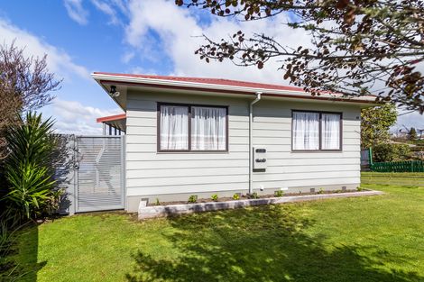 Photo of property in 3a Hawk Place, Selwyn Heights, Rotorua, 3015