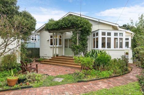 Photo of property in 16 Chatham Street, Berhampore, Wellington, 6023