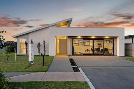 Photo of property in 13 Finstock Way, Rolleston, 7614