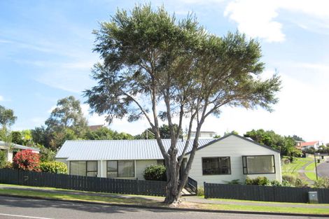 Photo of property in 77 Heta Road, Highlands Park, New Plymouth, 4312